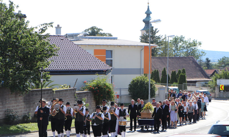 Trauerfeier in Tracht_Eventbestattung KG