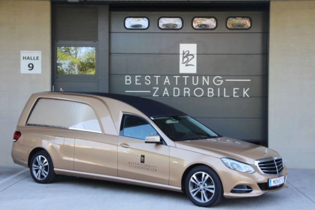 Fahrzeuge_Mercedes-Benz-E_MaybachEditionGold_1